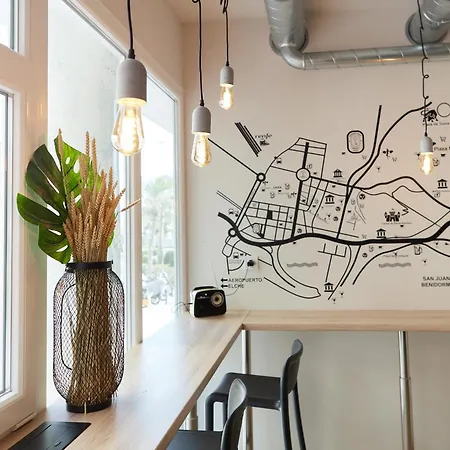 Hostel Dos Estaciones - Free Towels, Coffee & Tea, Remote Check-in Alicante