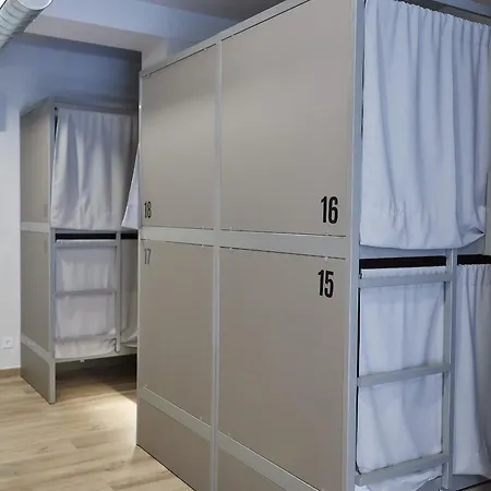 Dos Estaciones - Free Towels, Coffee & Tea, Remote Check-in ホステル