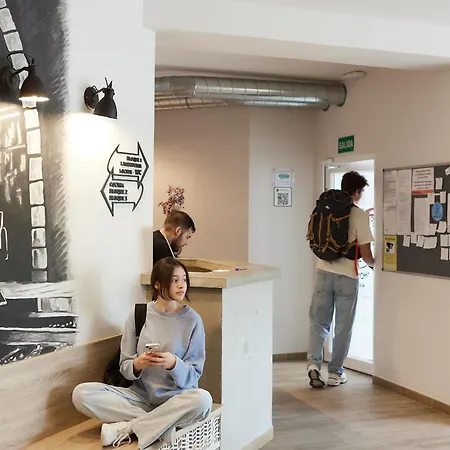 Albergue Dos Estaciones - Free Towels, Coffee & Tea, Remote Check-in Alicante