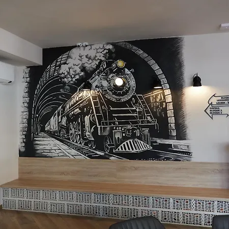 Albergue Dos Estaciones - Free Towels, Coffee & Tea, Remote Check-in *